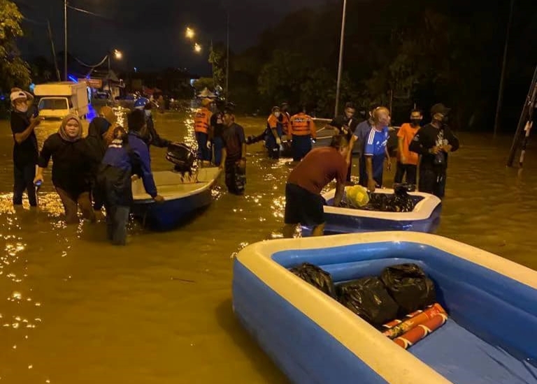 Amaran hujan lebat berserta ribut di Selangor, KL hingga 1 pagi