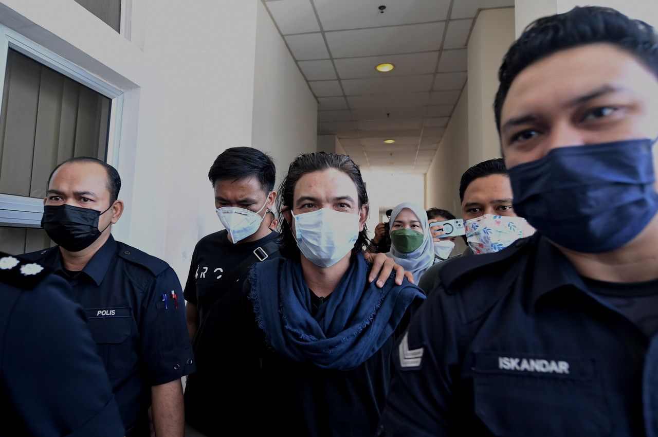 公寓种大麻拥毒被控 本地歌手否认有罪