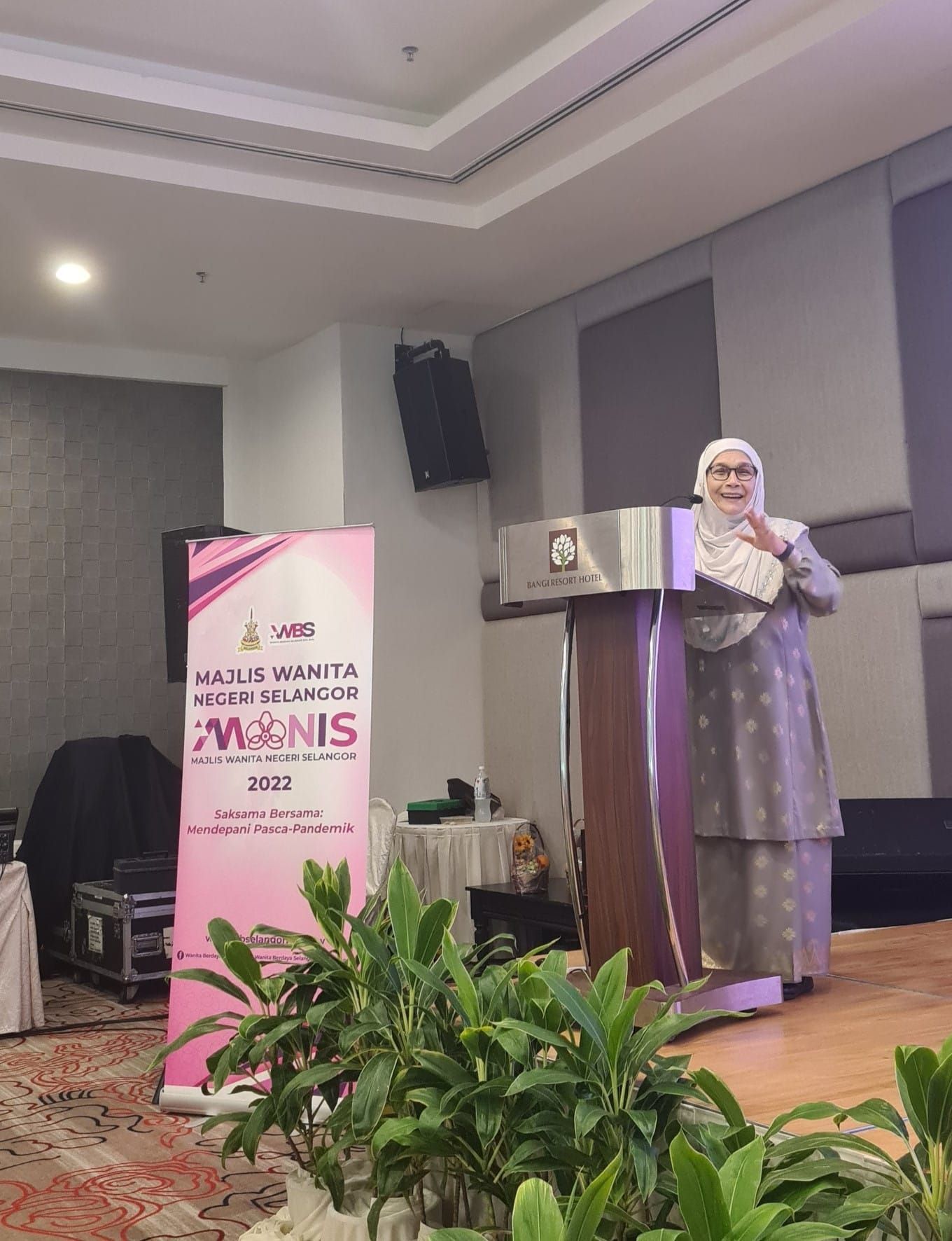 西蒂玛丽雅建议各州议员 设单亲妈妈俱乐部.关注目标群需要