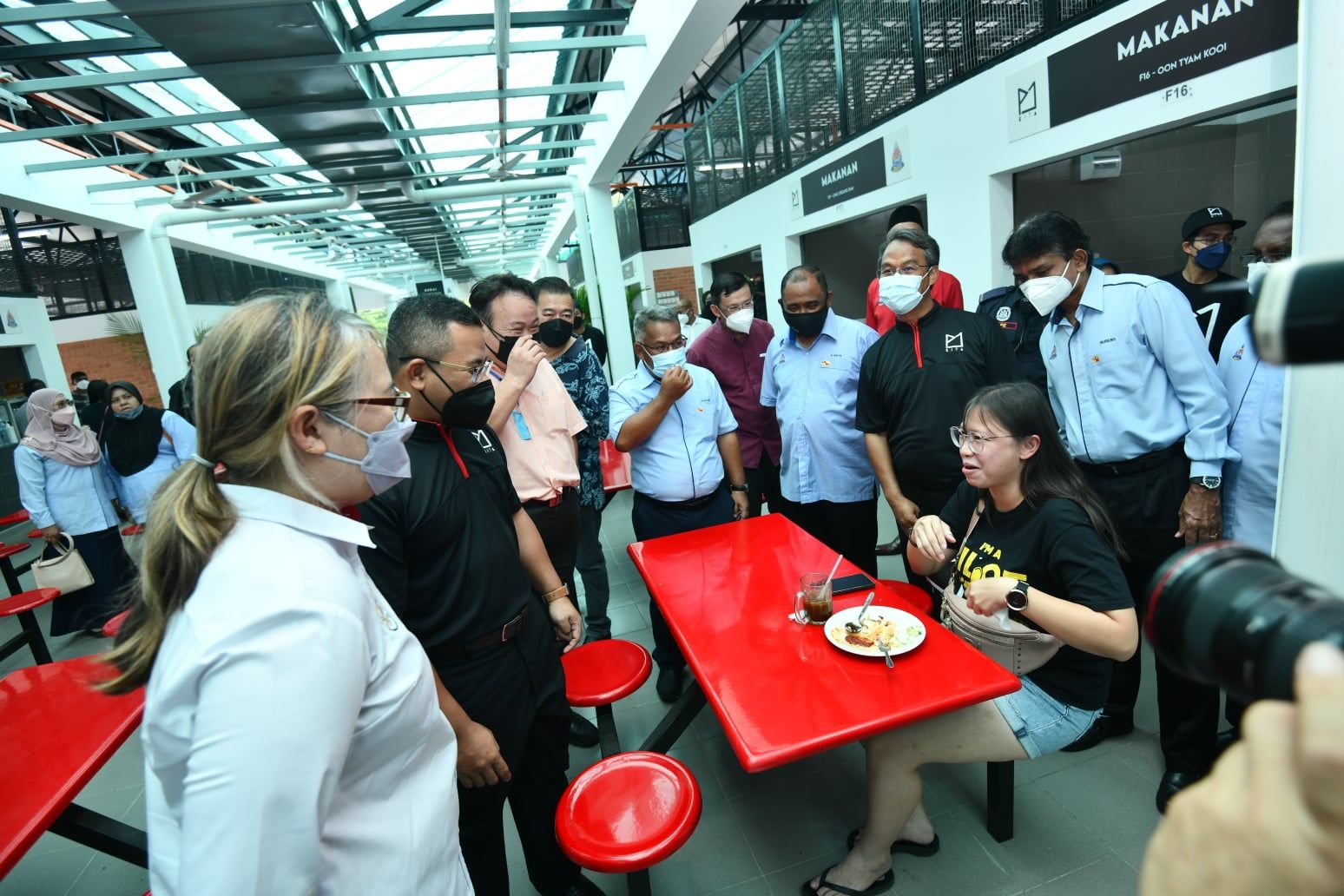 雪地方政府继监督各巴刹 确保没有外籍人士抢滩