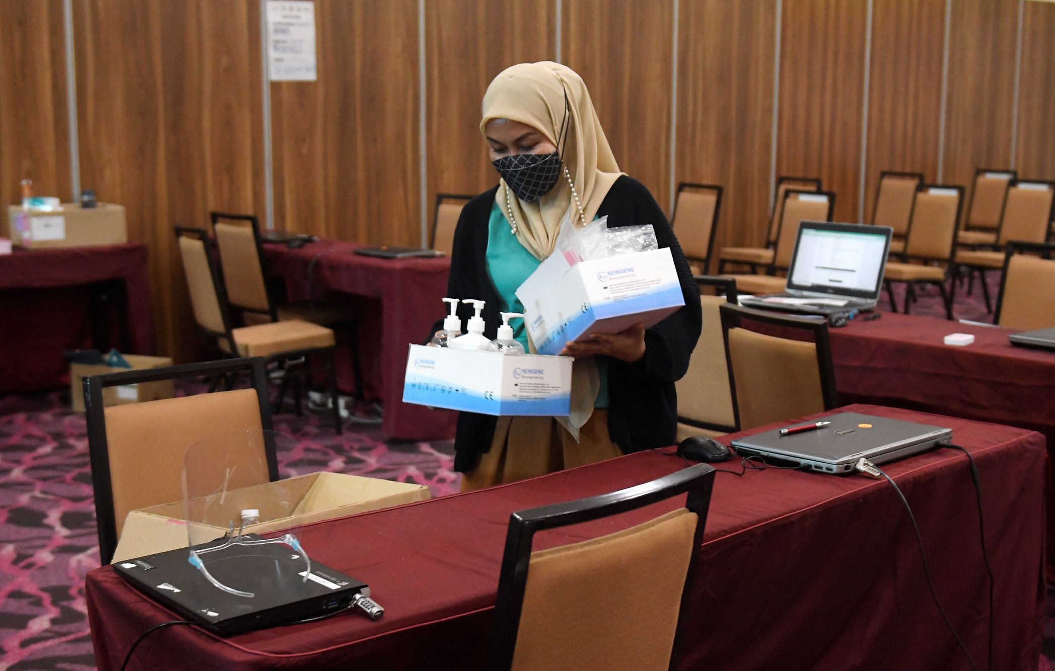 15,942 kes baharu Covid-19, 108 kategori tiga hingga lima