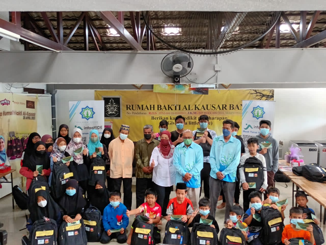 Yide kerjasama syarikat korporat agih kelengkapan sekolah, duit raya anak yatim