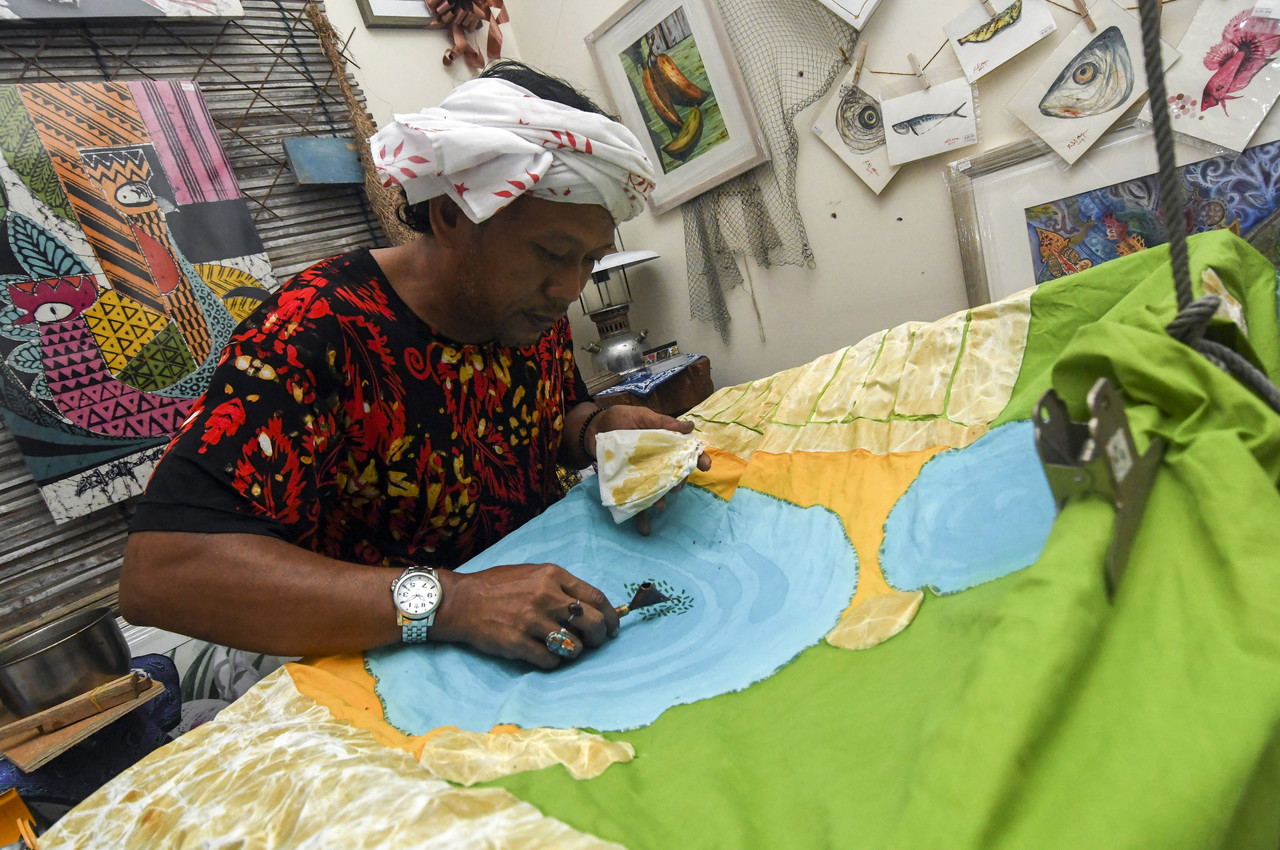 Pertahan lukisan batik agar tidak lapuk ditelan zaman - pelukis