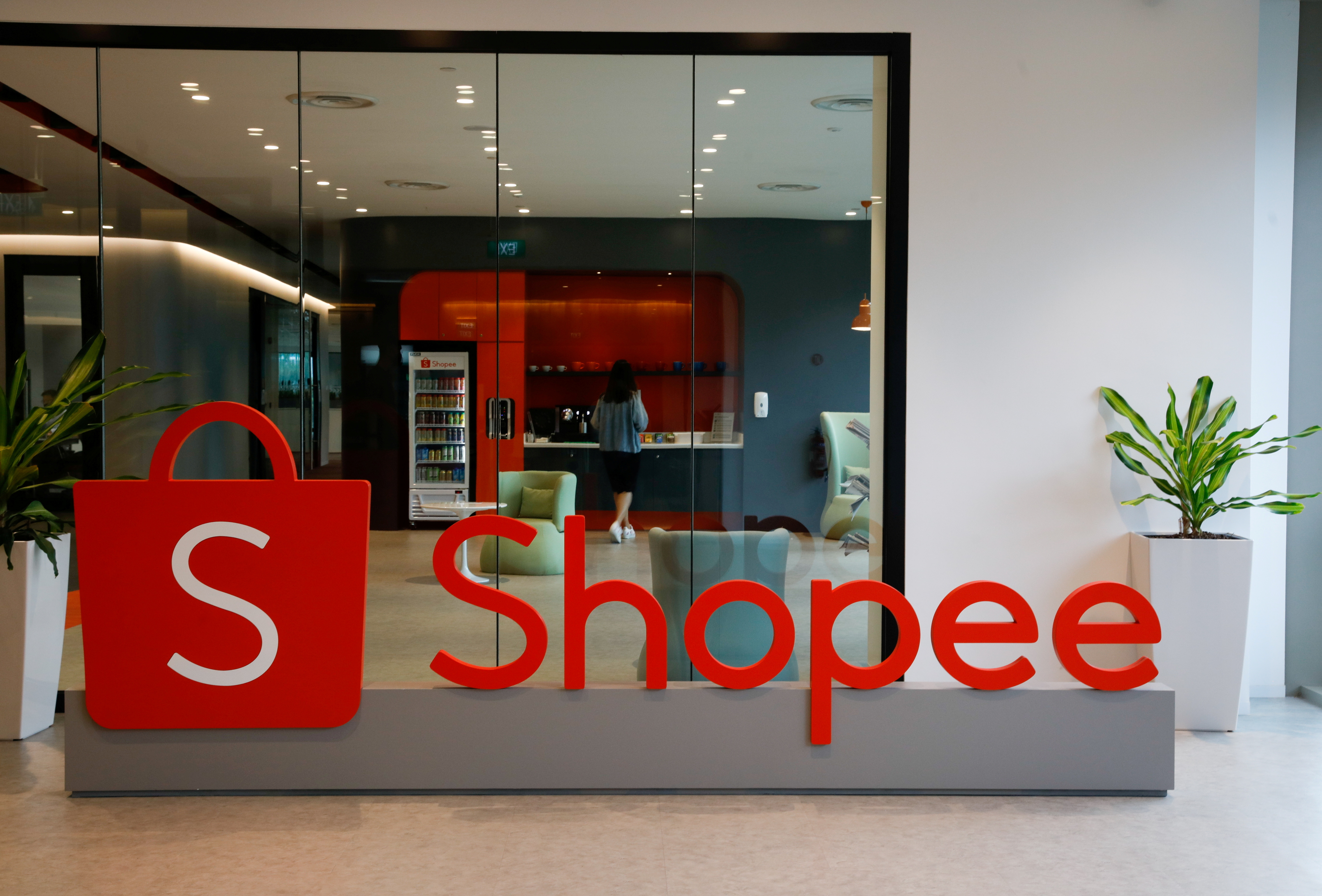 Shopee to adjust services in Indonesia after antitrust violation