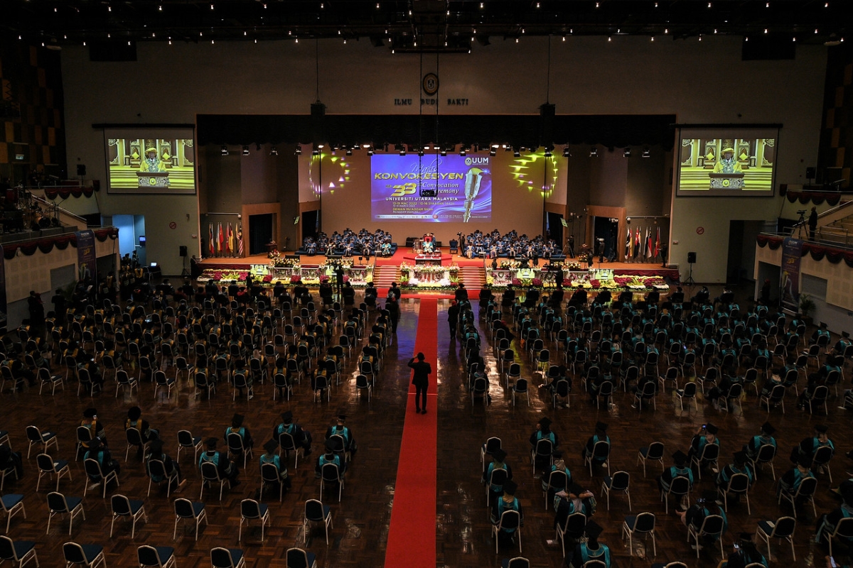 PhD holders in natural sciences, mathematics record lowest employment rate last year