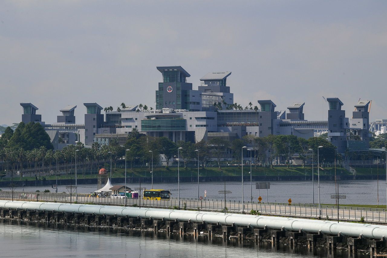 新加坡籍车主拖欠交通罚单 警方：可被禁出境.被控上庭