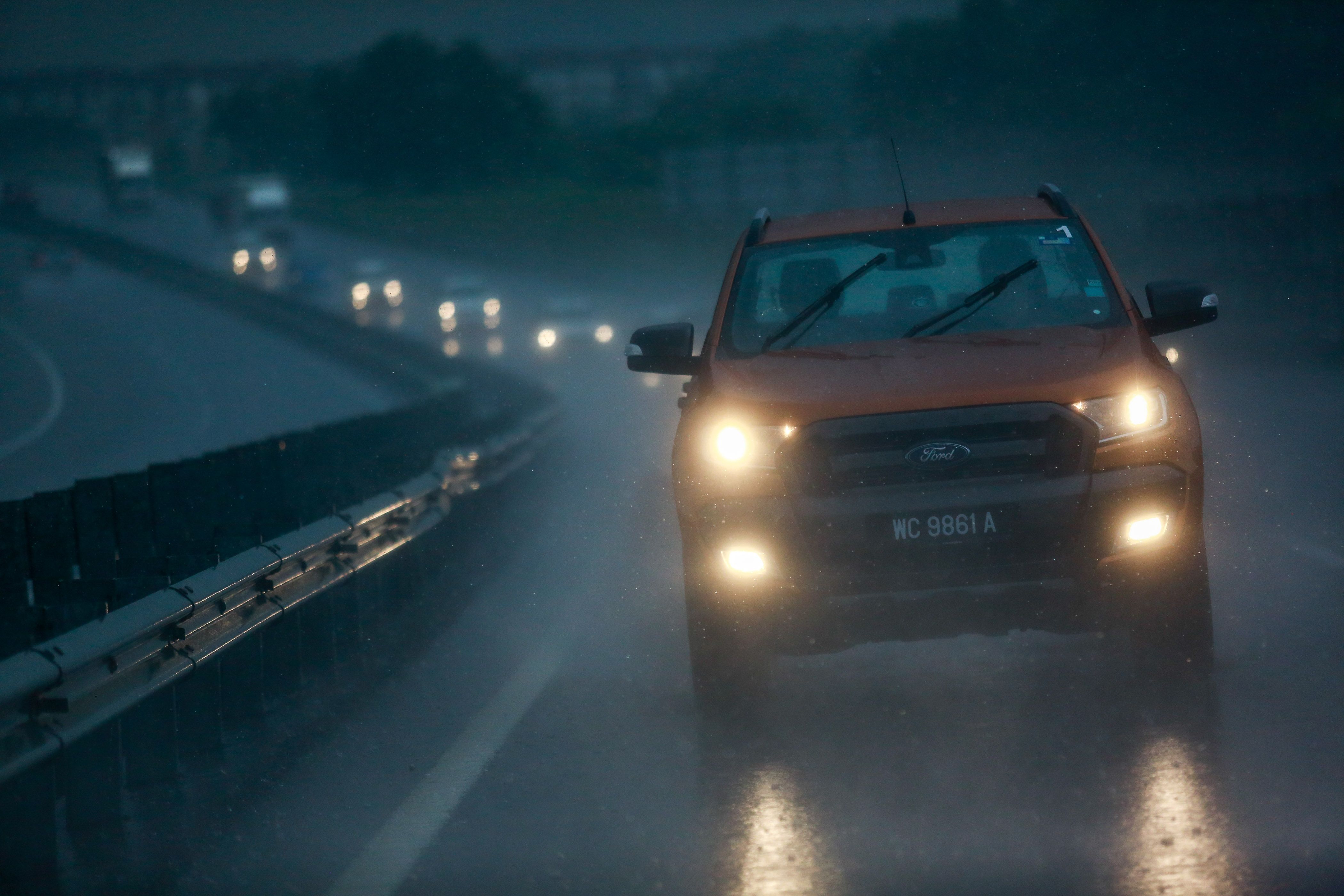 乌冷县料雷雨至今晚9时