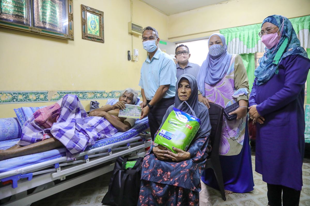 Pesakit syukur terima bantuan MBPJ, ringan beban sedia persiapan raya