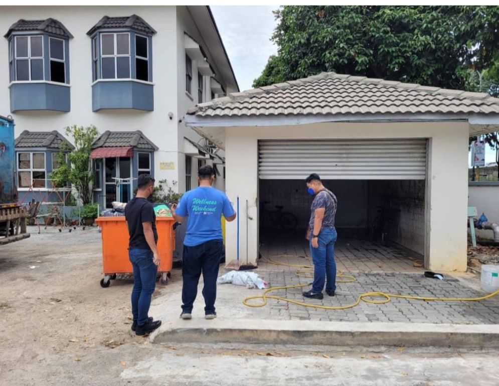 男婴尸体遭弃垃圾槽  外籍女及本地男被扣查