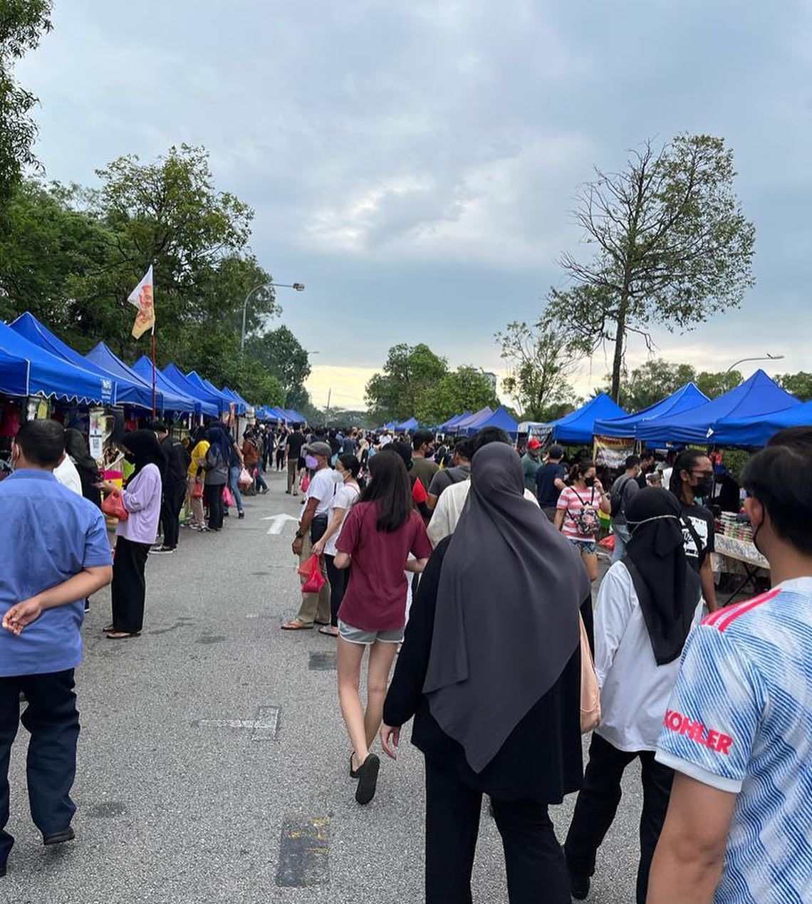 冠病开斋节首日增1352确诊5死