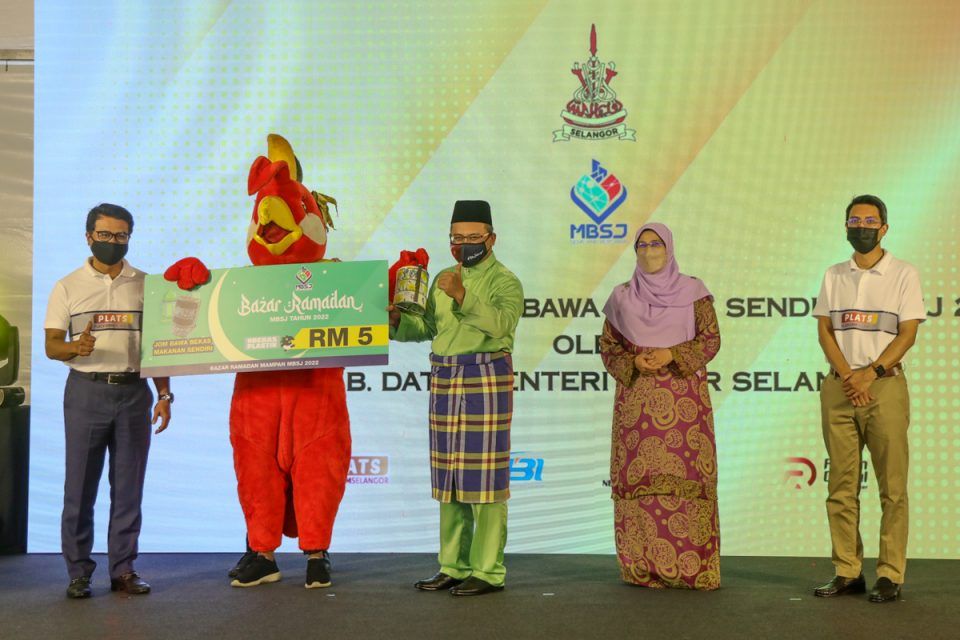 梳邦再也市厅鼓励自带饭盒打包 大臣：以行动保护环境