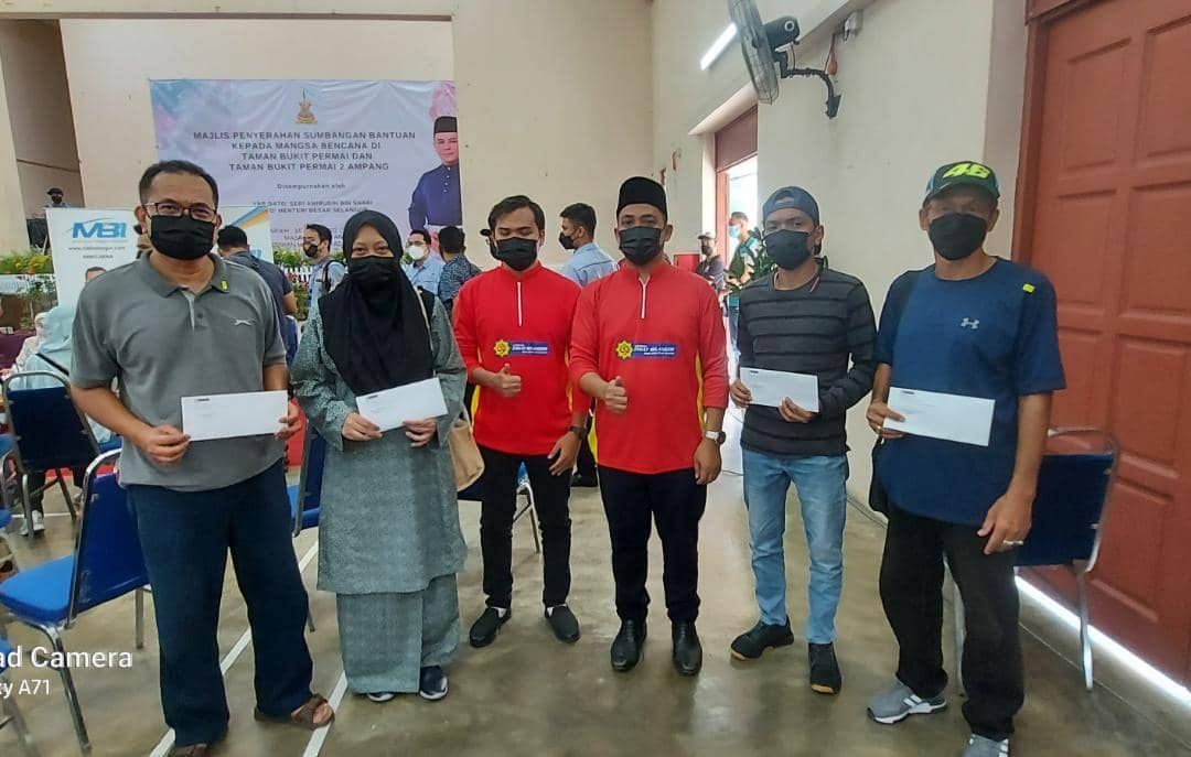 Tanah runtuh: Rumah rosak teruk, LZS agih RM20,000 bantu empat keluarga