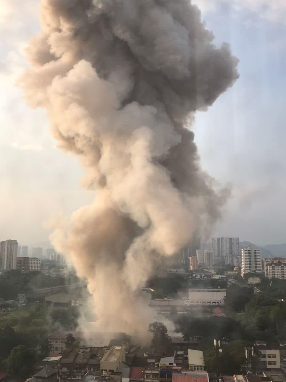Fireworks disposal exercise in Sentul turns into thunderous blaze