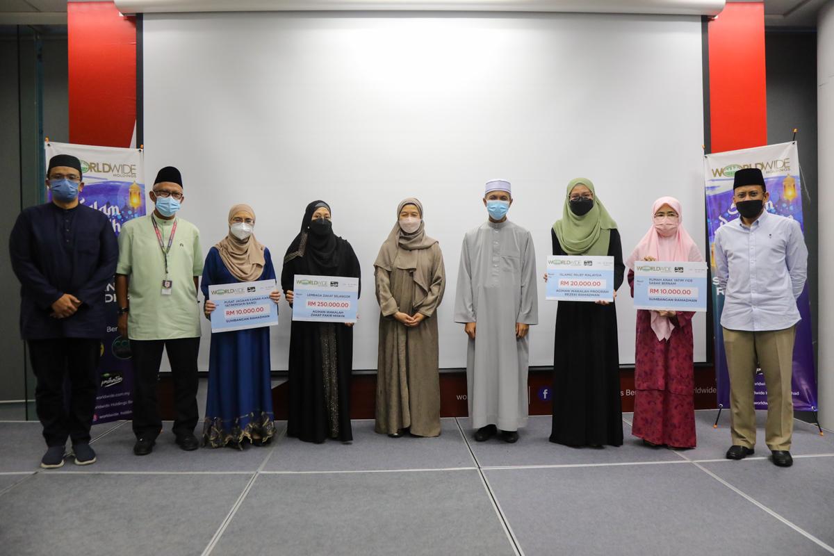 Worldwide Holdings agih zakat lebih RM300,000 untuk asnaf, anak yatim