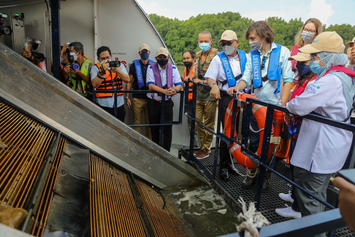 Empat PBT pasang perangkap sampah, kurangkan kutipan sisa dari Sungai Klang