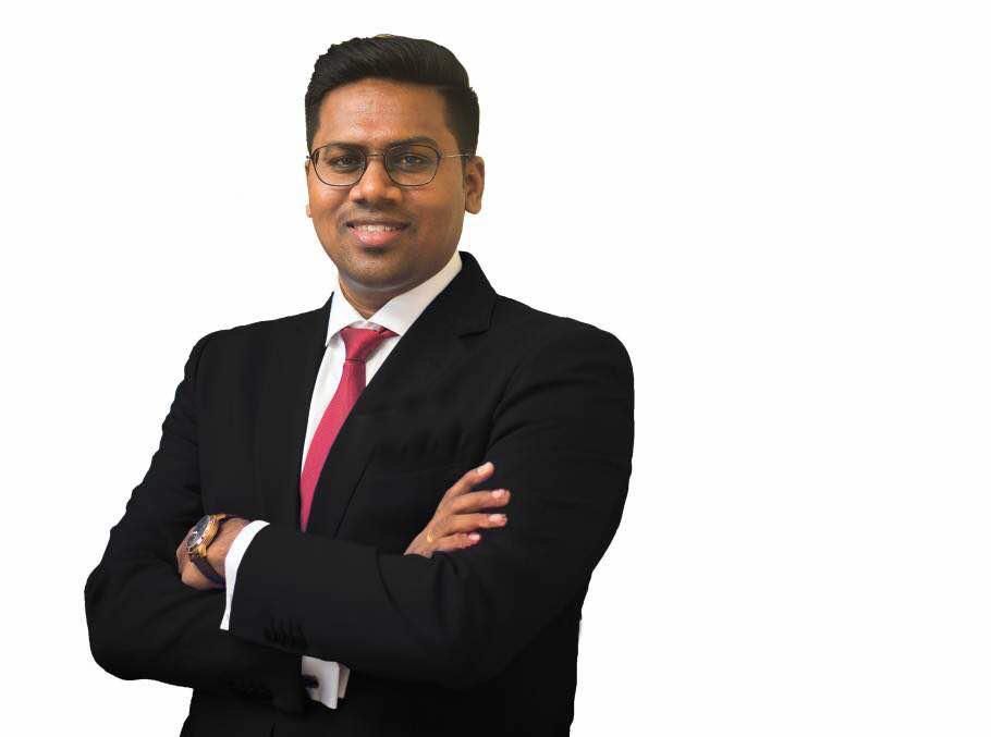 மெட்ரிகுலேசனில் இந்திய மாணவர்கள் இட விவகாரத்தை விட, ம.இ.கா அதன் பொய் புரட்டுகளை தற்காக்கக் கடுமையாகப் பாடுபடுகிறது என்கிறார்  ஜஸ்டின் ராஜ்