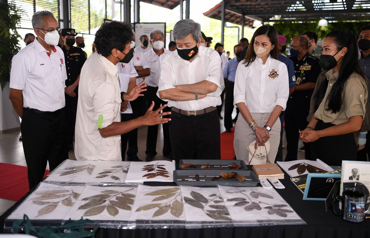 Selangor Sultan officiates Elmina Rainforest Knowledge Centre