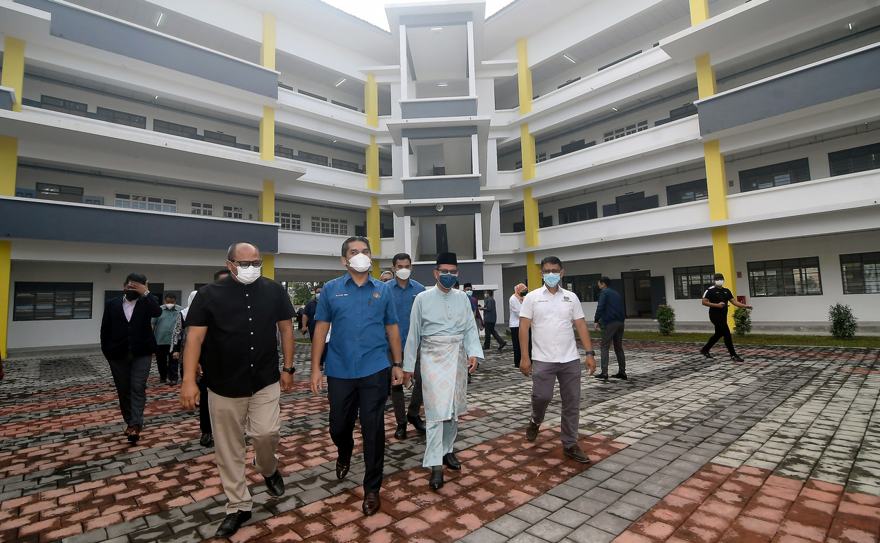Menteri: Kerajaan teliti gesaan naik elaun warden asrama sekolah