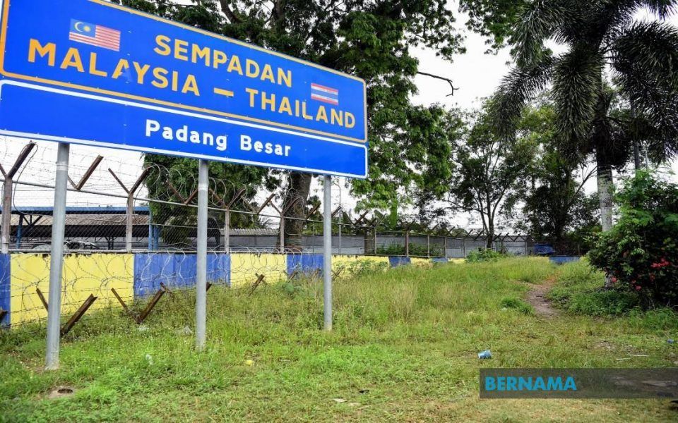 马泰旅客今日起 可使用边境通行证往来