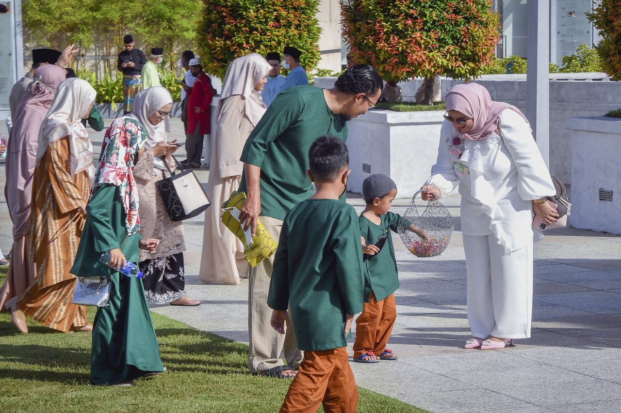 Dua tahun tertangguh, sambutan raya kembali meriah