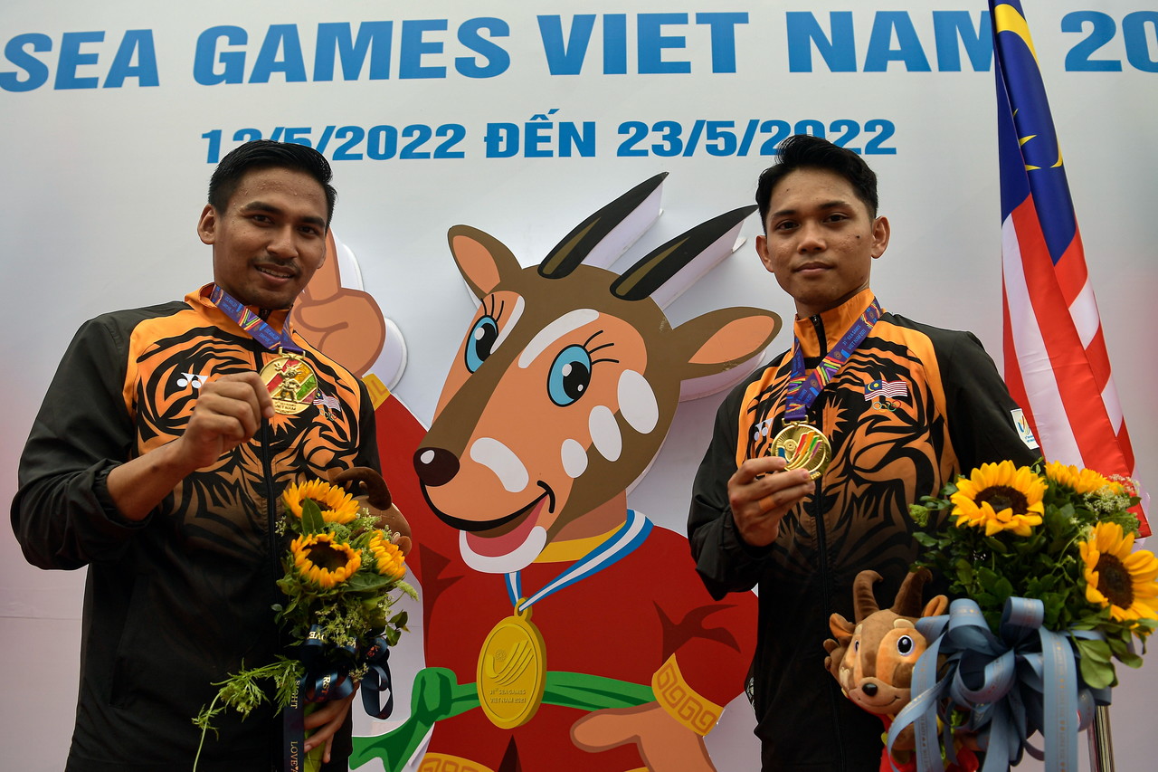 SEA Games: Taqiyuddin, Sazzlan defend ganda gold