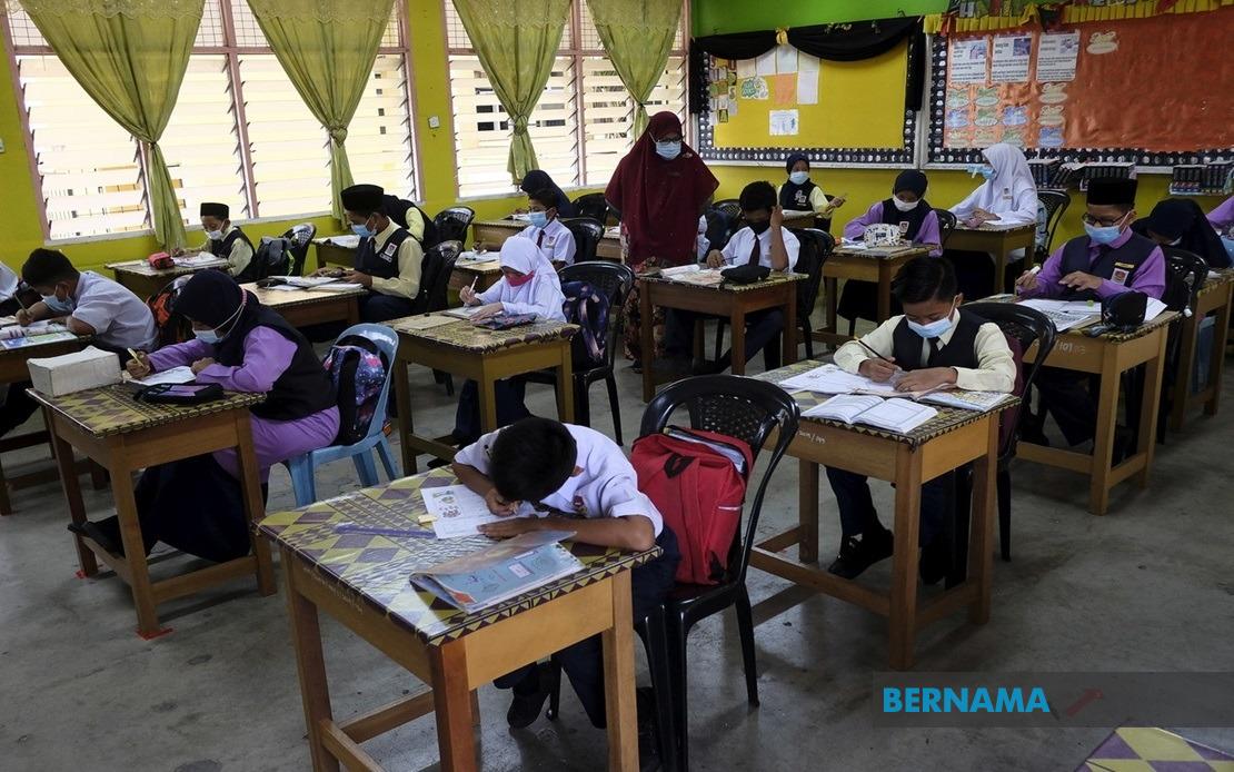 Teachers, schools given autonomy for 2024/2025 final academic test