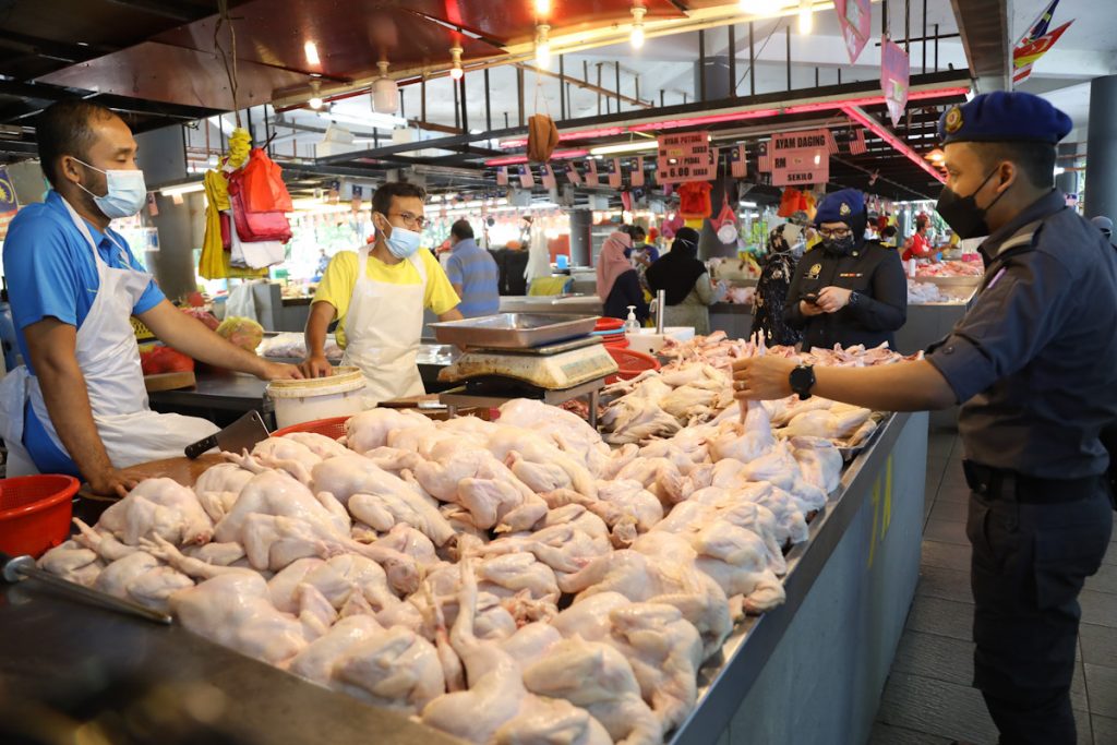 No reports of chicken price hike after lifting subsidy — Minister