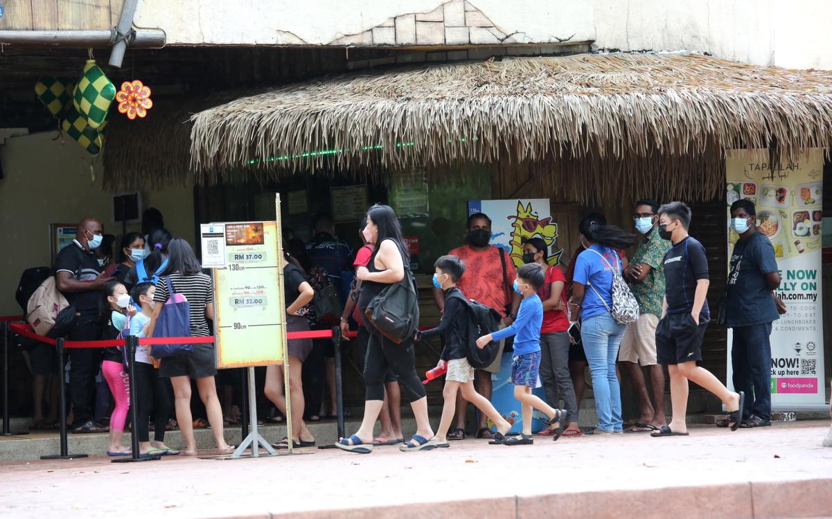 Orang ramai masih patuhi SOP ketika cuti sempena Aidilfitri