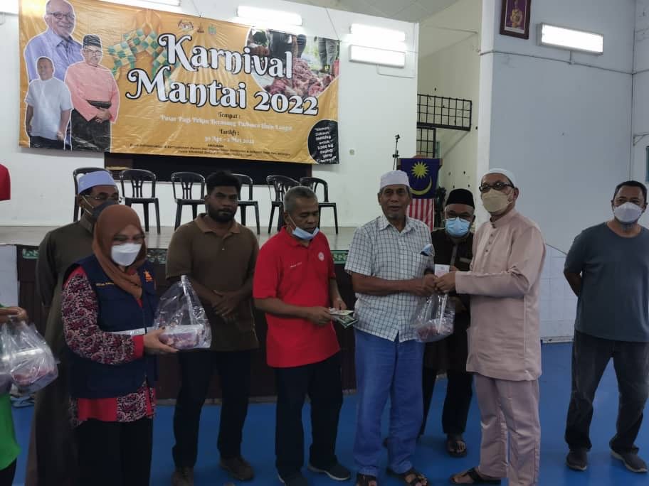 2,000 kupon diskaun belian daging diedar kepada penduduk susah