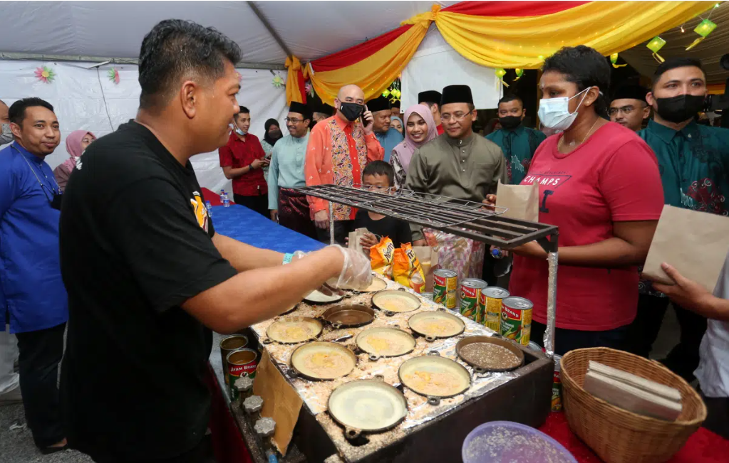 கோல சிலாங்கூர், சபாக் பெர்ணம் மாவட்டங்களில் இன்று நோன்புப் பெருநாள் உபசரிப்பு