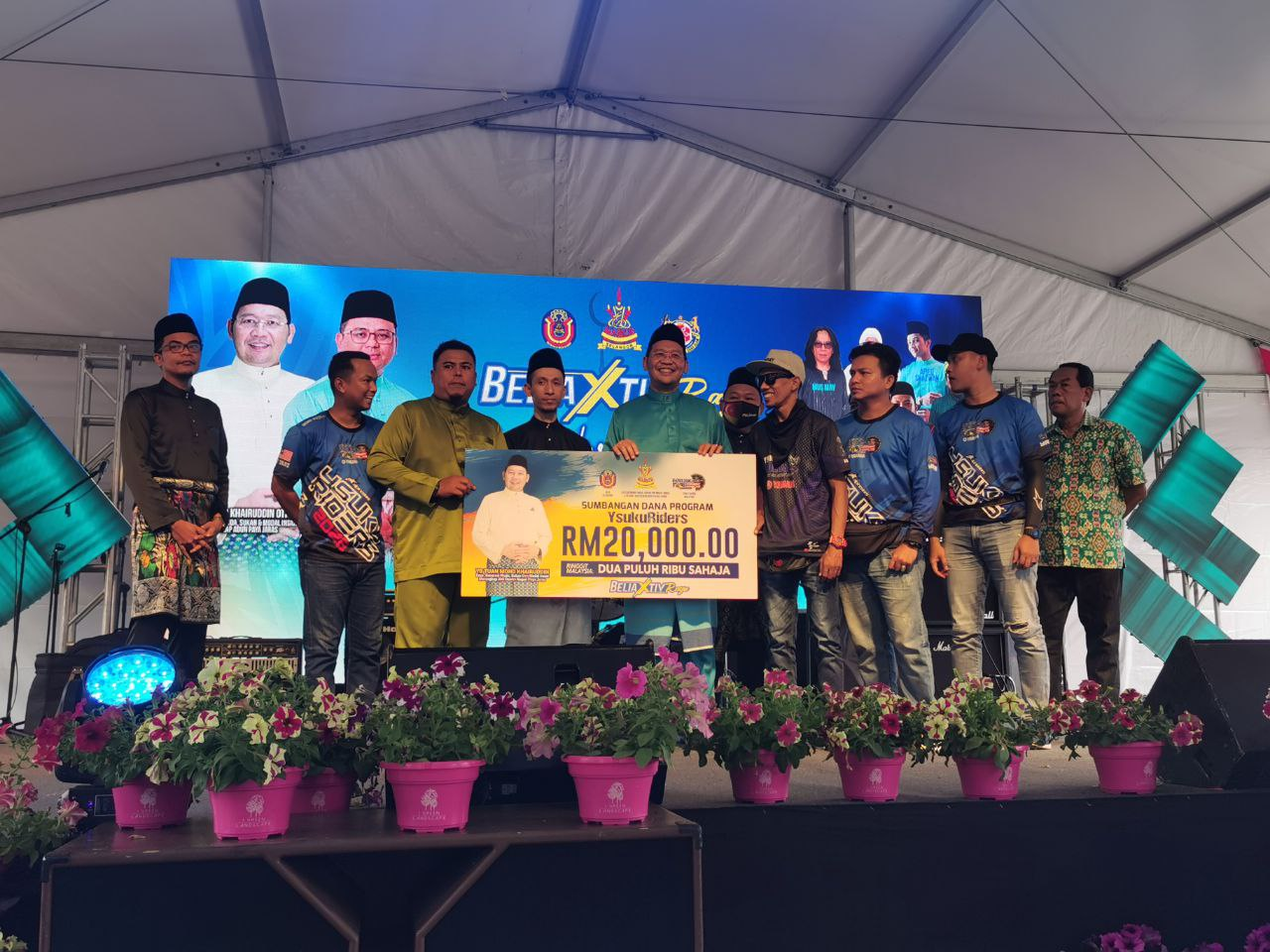 Kerajaan Negeri serah dana RM20,000 kepada YsukuRiders, hargai sumbangan bantu mangsa banjir