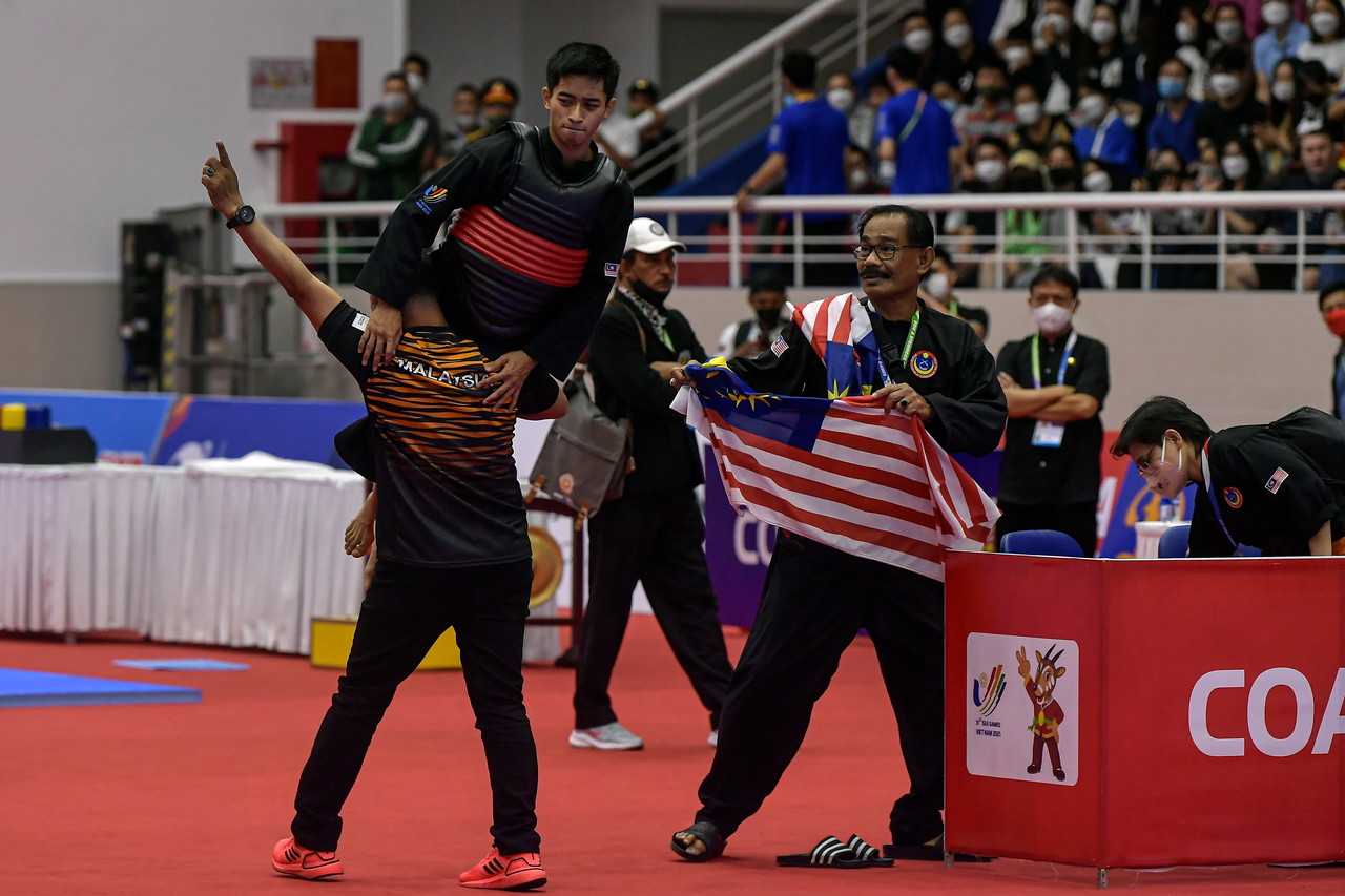 Khairi Adib wins gold in dramatic silat final