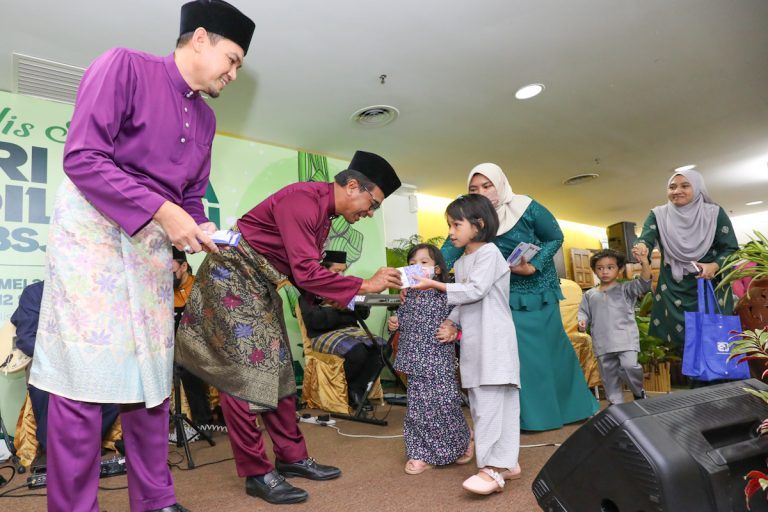 梳邦再也市厅昨办开斋节茶会 场面热闹