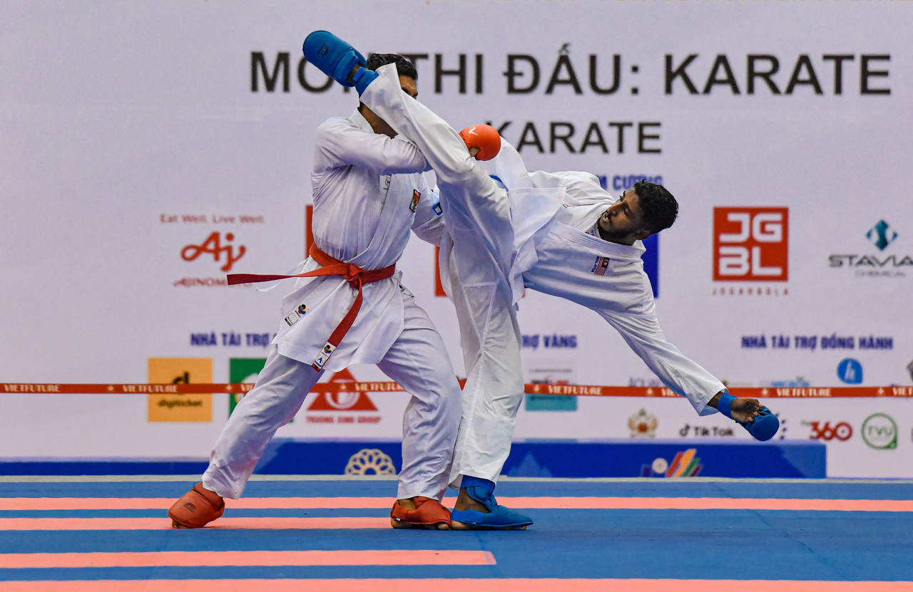 Hanoi SEA Games: Double joy for national karate squad
