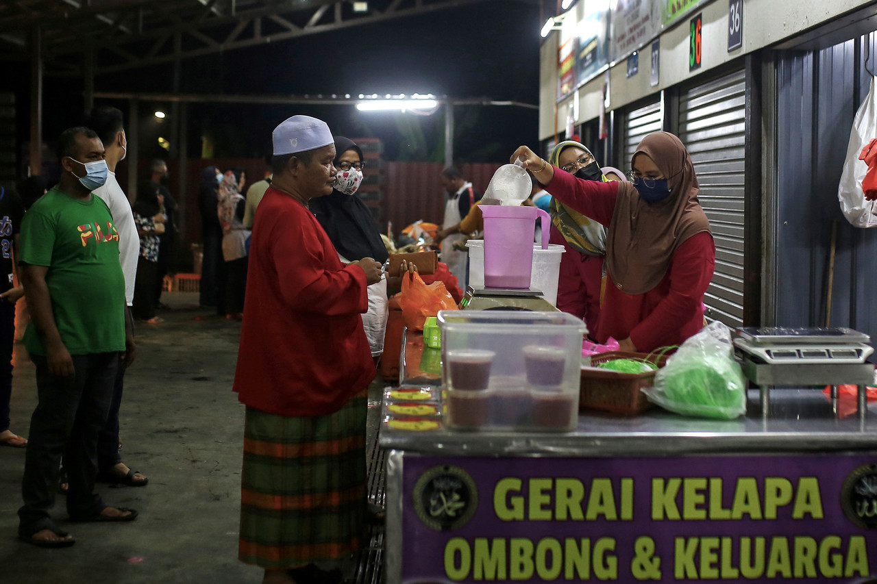 Tidak sangka raya awal, orang ramai serbu pasar raya beli kelengkapan