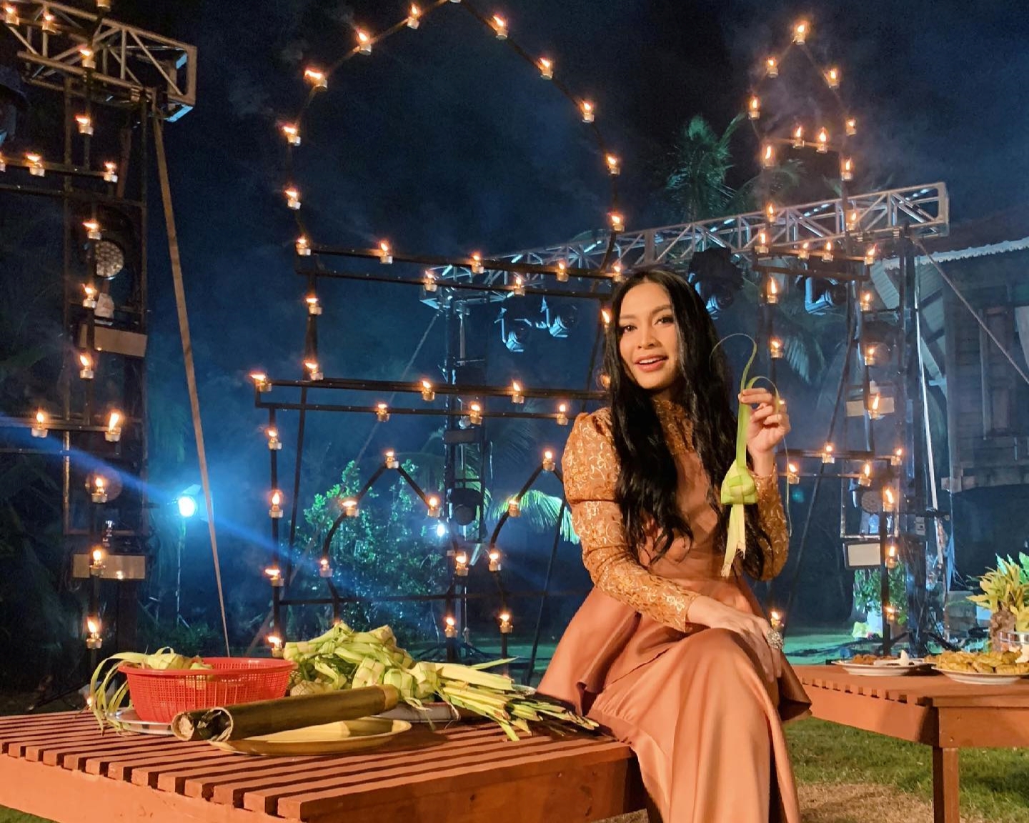 Kisah penyanyi Sissy Imann baling ketupat ke dinding