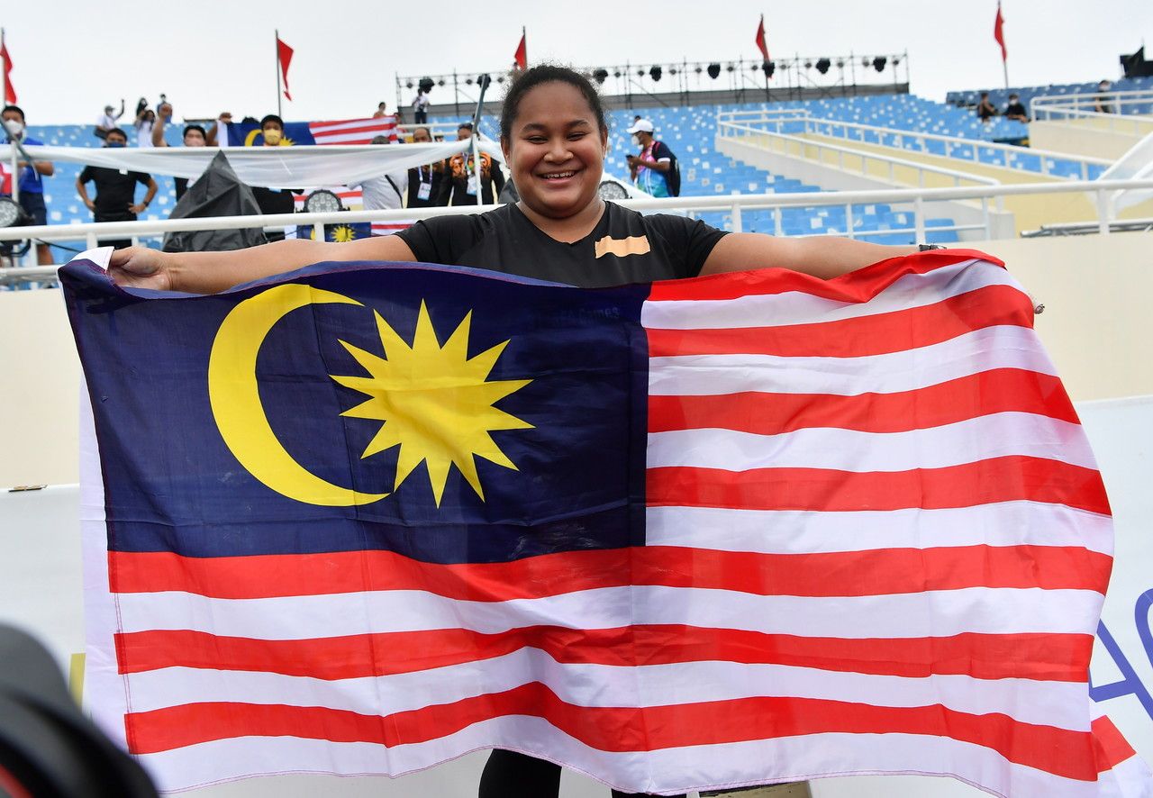 Atlet baling tukul besi negara sumbang dua lagi pingat emas