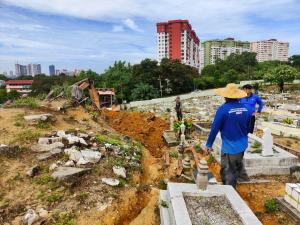 莎阿南市厅首开先河  数码化殡葬办理事务