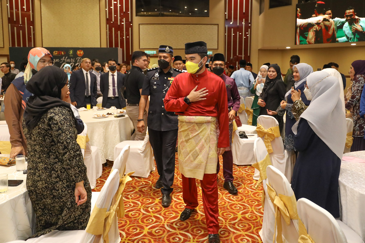 Raja Muda Selangor rai 800 tetamu jamuan Hari Raya Aidilfitri
