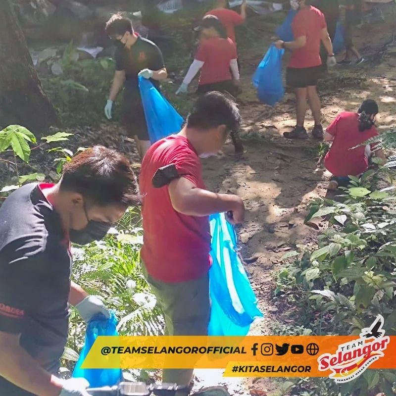 Team Selangor volunteers pick up nearly 100 kg of rubbish at Sungai Kedondong
