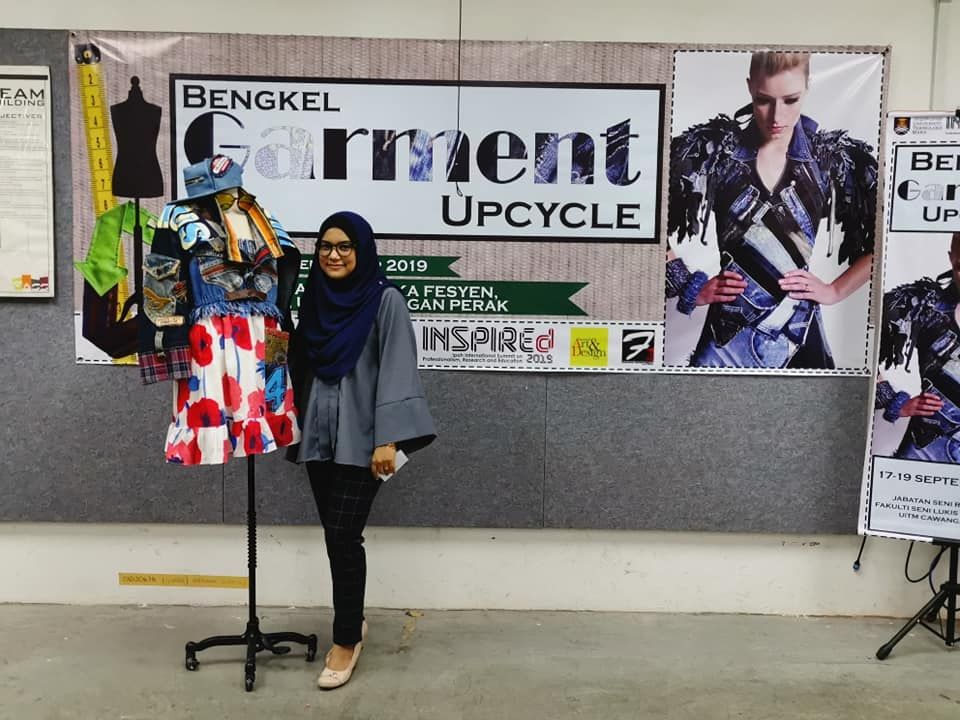 Bermodal RM250, pereka fesyen hasil busana guna kertas terpakai