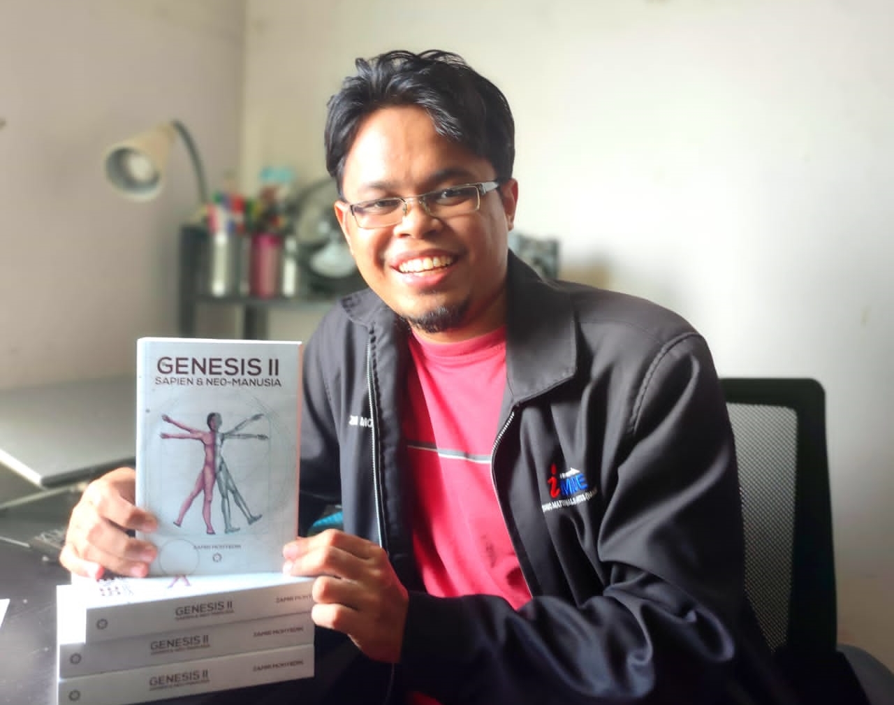 Kolumnis sains terbit buku sejarah manusia, laris di pesta buku