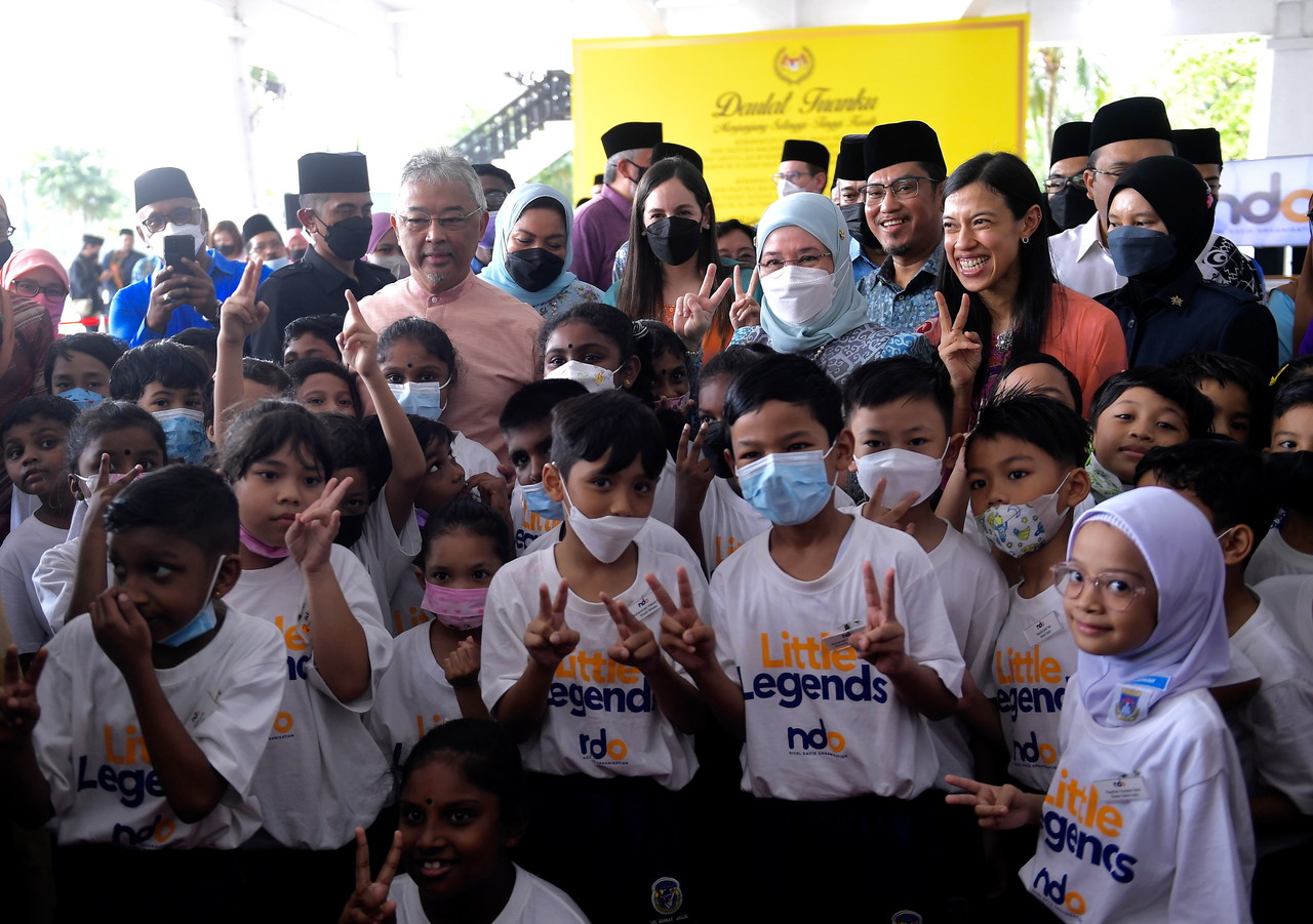Agong, Permaisuri launch Nicol David organisation