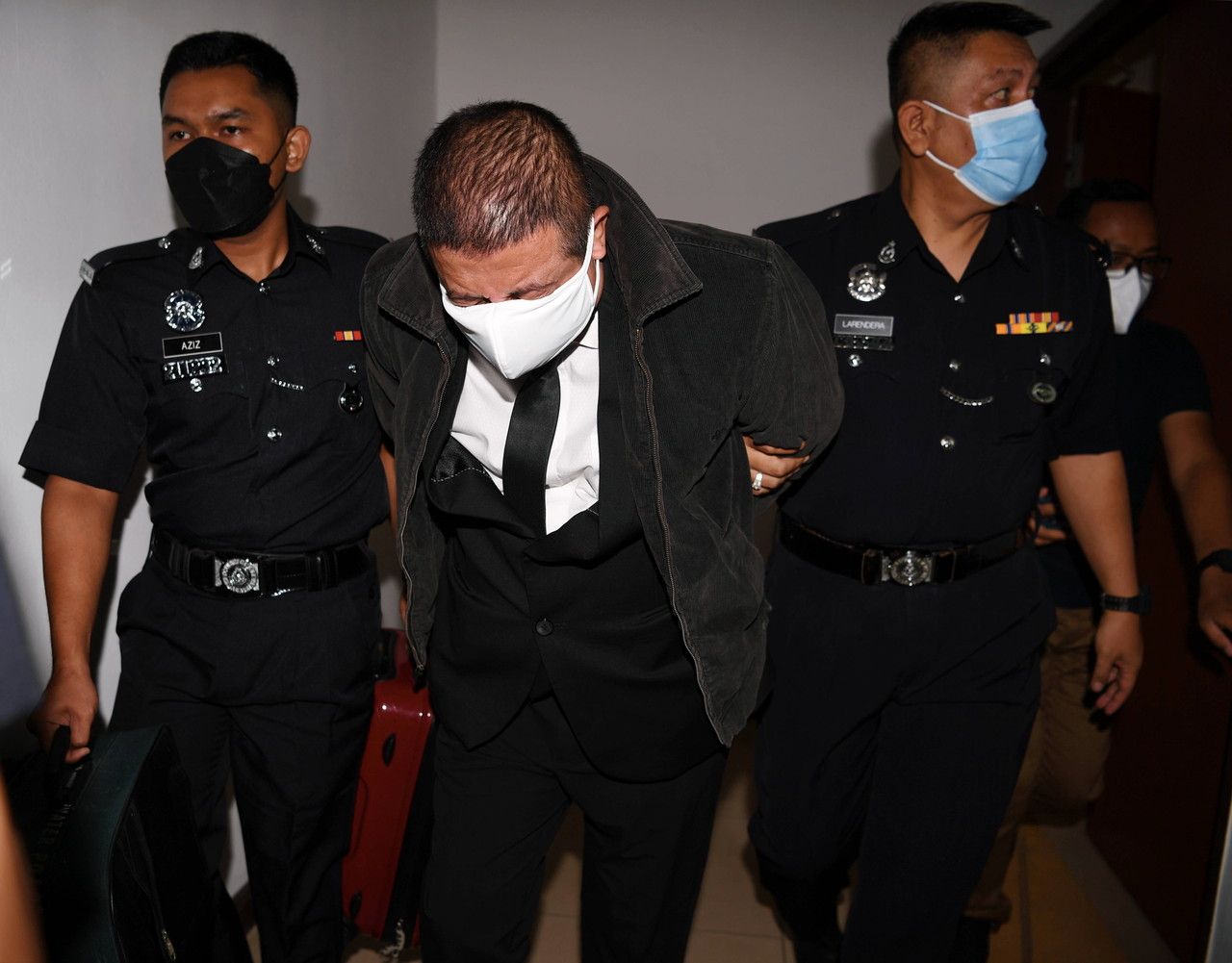 15 லட்சம் வெள்ளியை மோசடி - வழக்கறிஞர் மீது குற்றச்சாட்டு