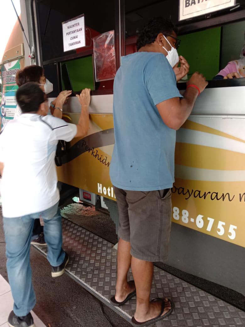 加影市会流动柜台反应热烈 民众把握机会还门牌地税