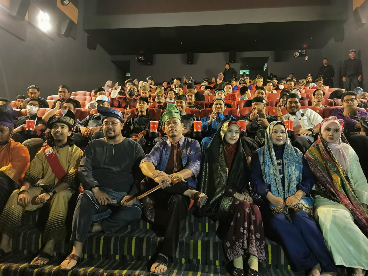 110 penduduk Batang Kali dibawa tonton filem Mat Kilau secara percuma