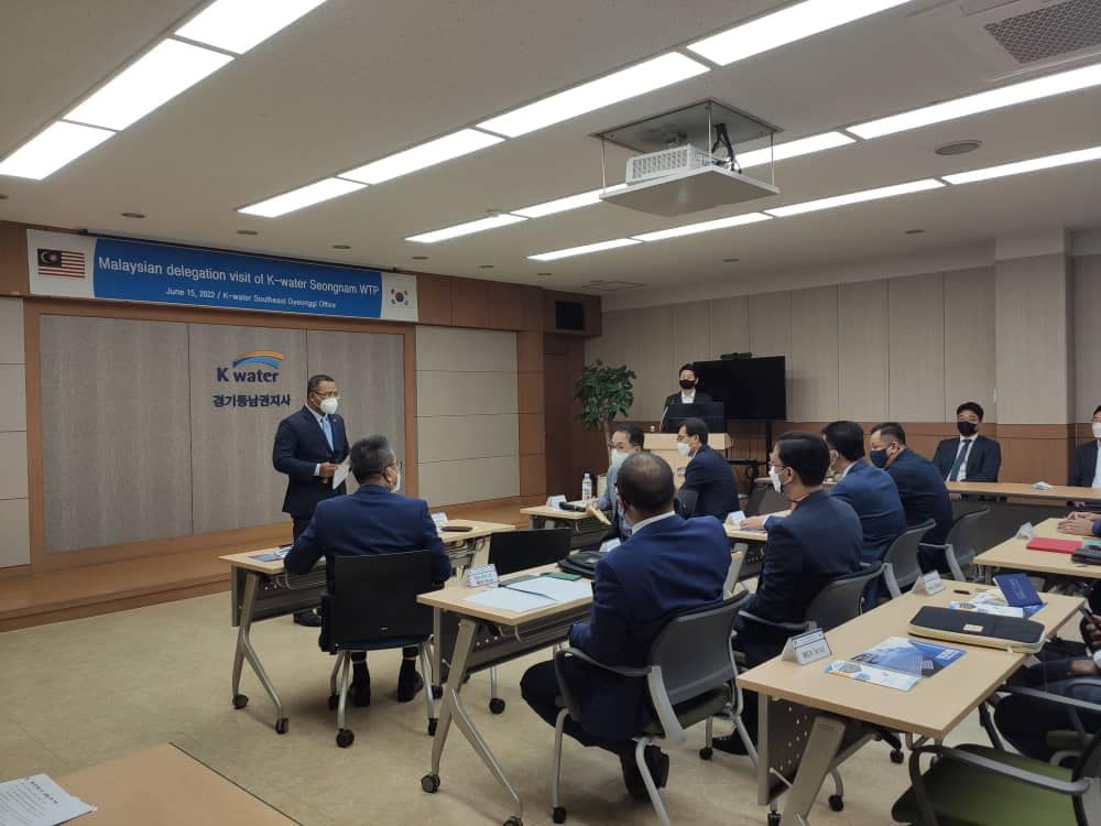 MB leads state trade mission to South Korea, reaching out to investors