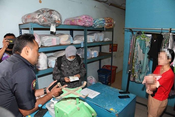 梳邦再也市厅与移民局联手取缔USJ1 发7罚单捕13非法移民