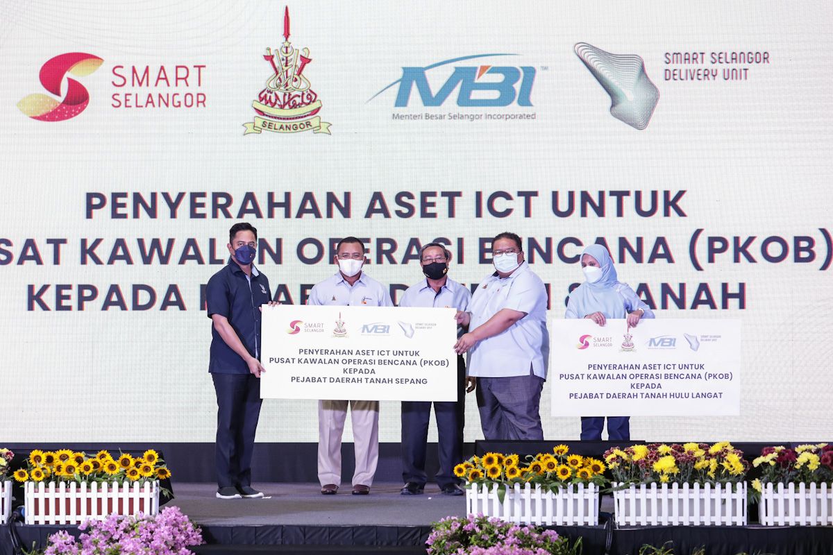 MB hands over communication equipment for disaster management centres