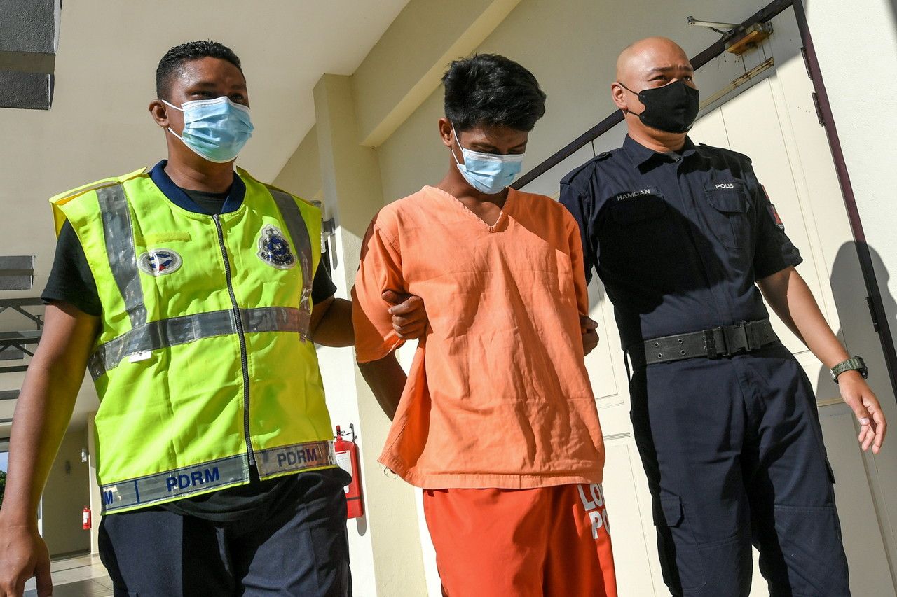 利刀致伤妻子及岳母 罗里司机认罪待下判